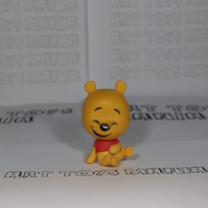 Mystery Minis Disney Pixar Series 1 Winnie Pooh seated - 1/144